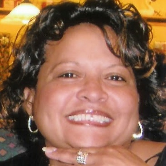 Meet your Posher, Sharon - Picture 1 of 1